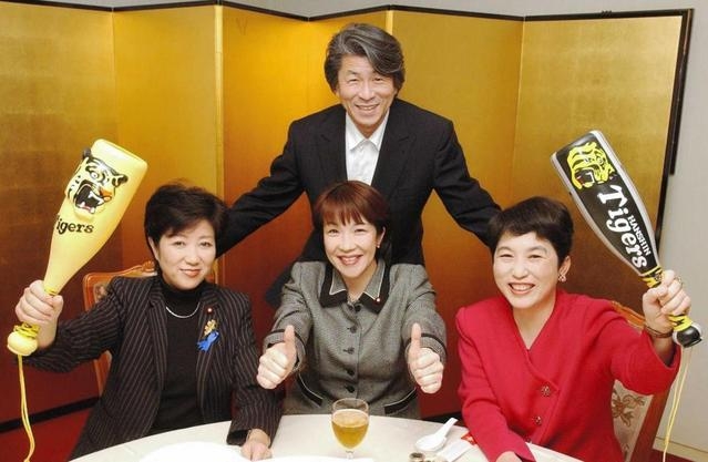 自民党新総裁に高市早苗氏 女性の総裁就任は初