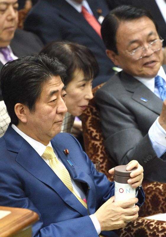 自民党新総裁に高市早苗氏 女性の総裁就任は初