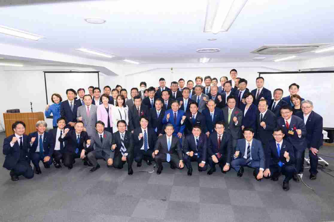 自民党新総裁に高市早苗氏 女性の総裁就任は初