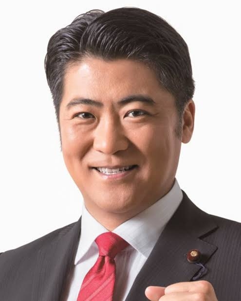 自民党新総裁に高市早苗氏 女性の総裁就任は初