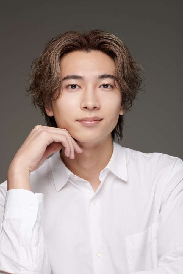 塩野瑛久「フラれる前提でいけば傷つかない」ダメ元で告白し、長期戦で交際にもち込むも「僕からフることが多い」恋愛スタイルに女性陣驚愕!
