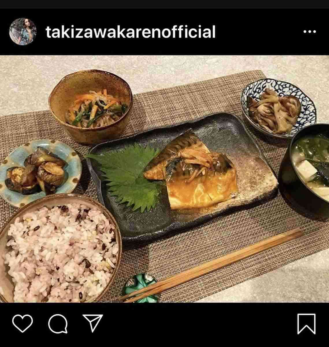 第1子出産・滝沢カレン、産後約2ヶ月で“仕事復帰” 滝沢ワールド全開で秋服楽しむ“ママコーデ”を紹介