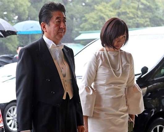 日本という国が少子化になってしまった原因は何だと思いますか?