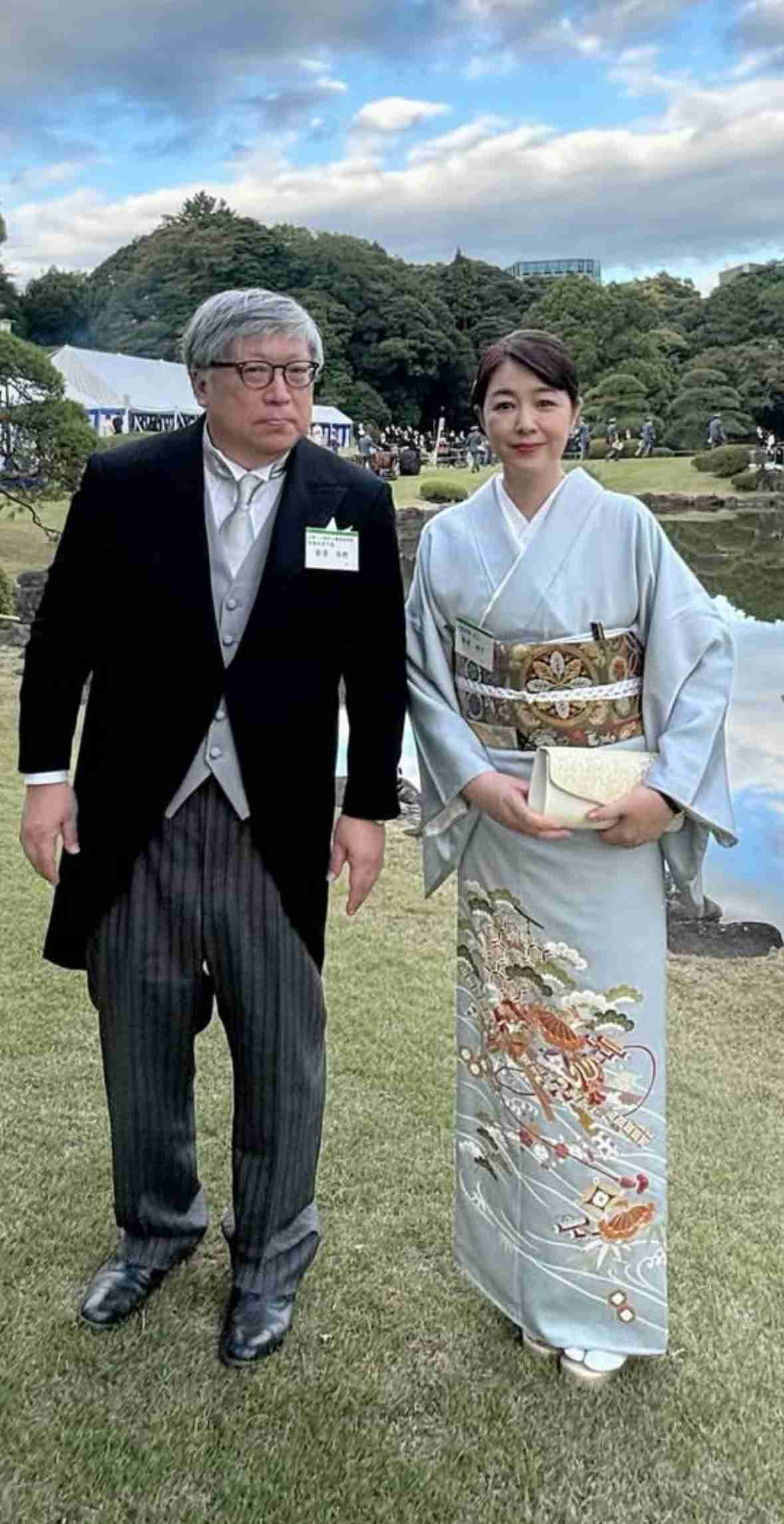 菊池桃子、園遊会参加でエリート夫が見せた“正装姿”に「お腹出てる」「なんとかならんのか」ツッコミ殺到