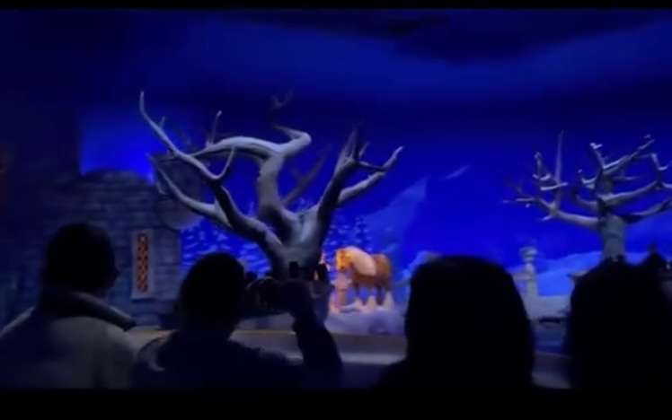 東京ディズニーランド「美女と野獣」で子どもが救急搬送 「安全ベルトが首にかかり苦しんでいる」と通報