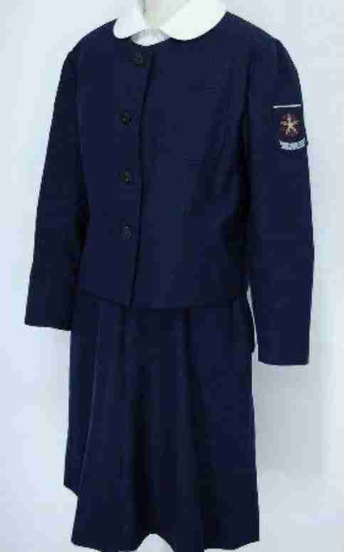 「57歳です」飯島直子、“数十年ぶり”制服姿も完璧な着こなし