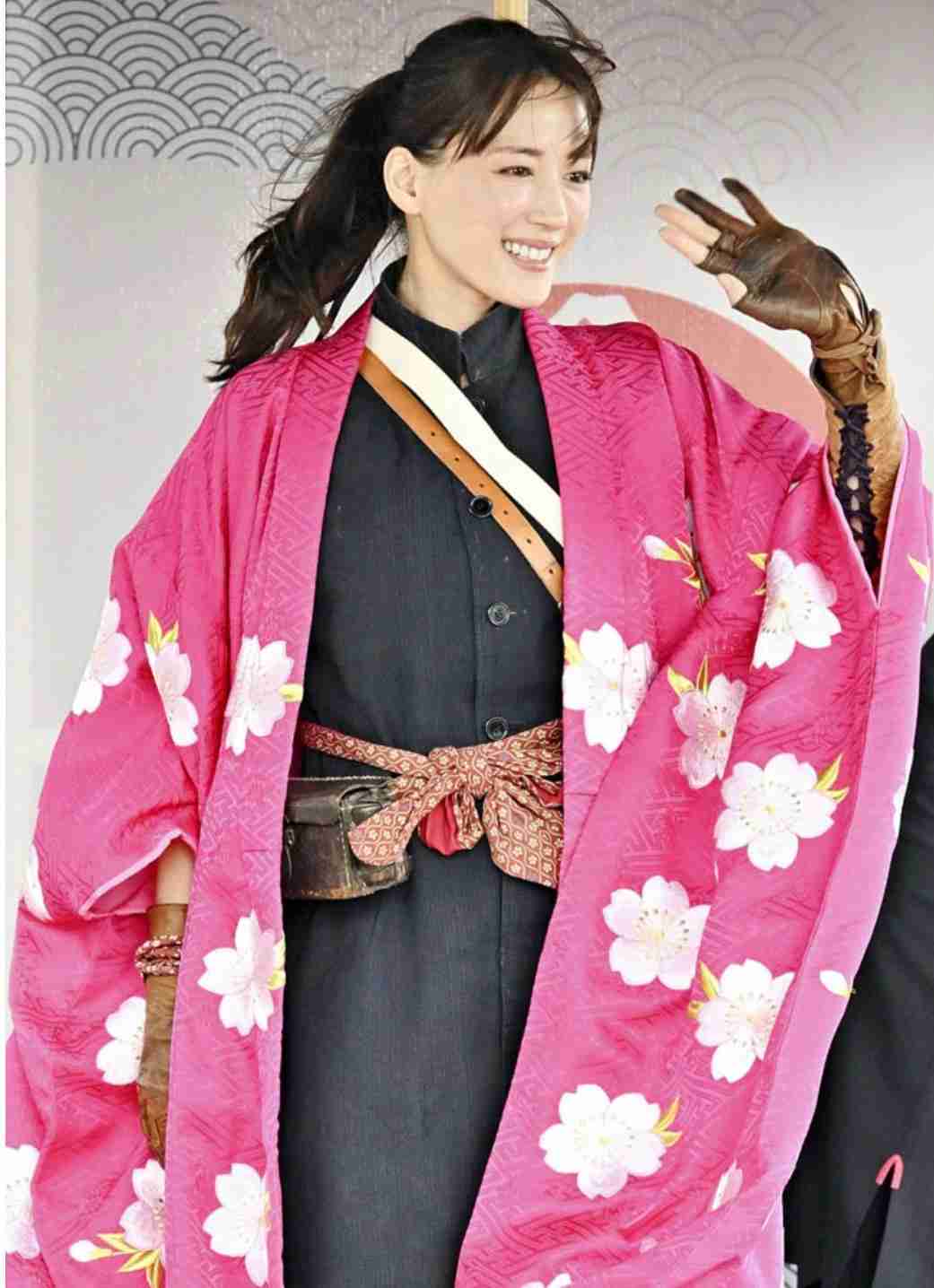 ギャラが少なくても精一杯やってくれそうな芸能人