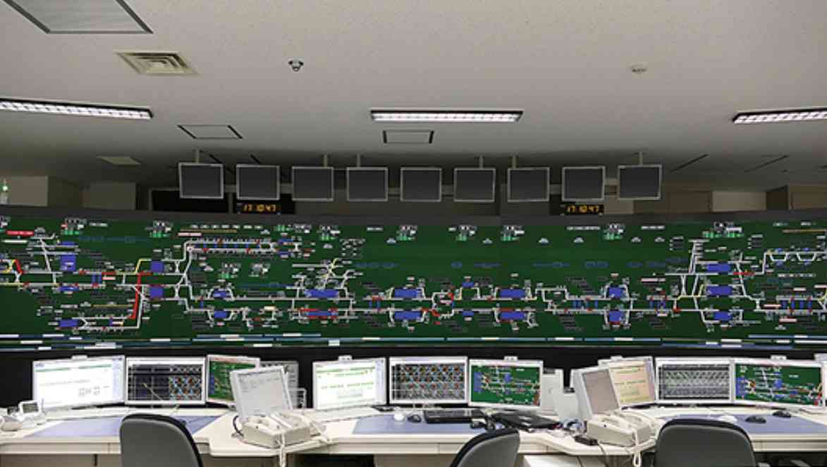 東急田園都市線脱線、上り列車の進路上に回送列車はみ出し衝突か…全線運転再開の見込み立たず