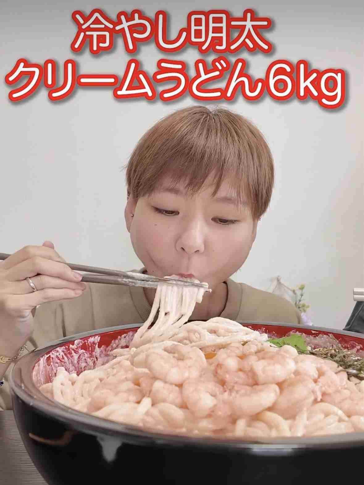 大食いYouTuber・はらぺこツインズ、活動休止を報告　小野あこ即時入院、小野かこ体調不良