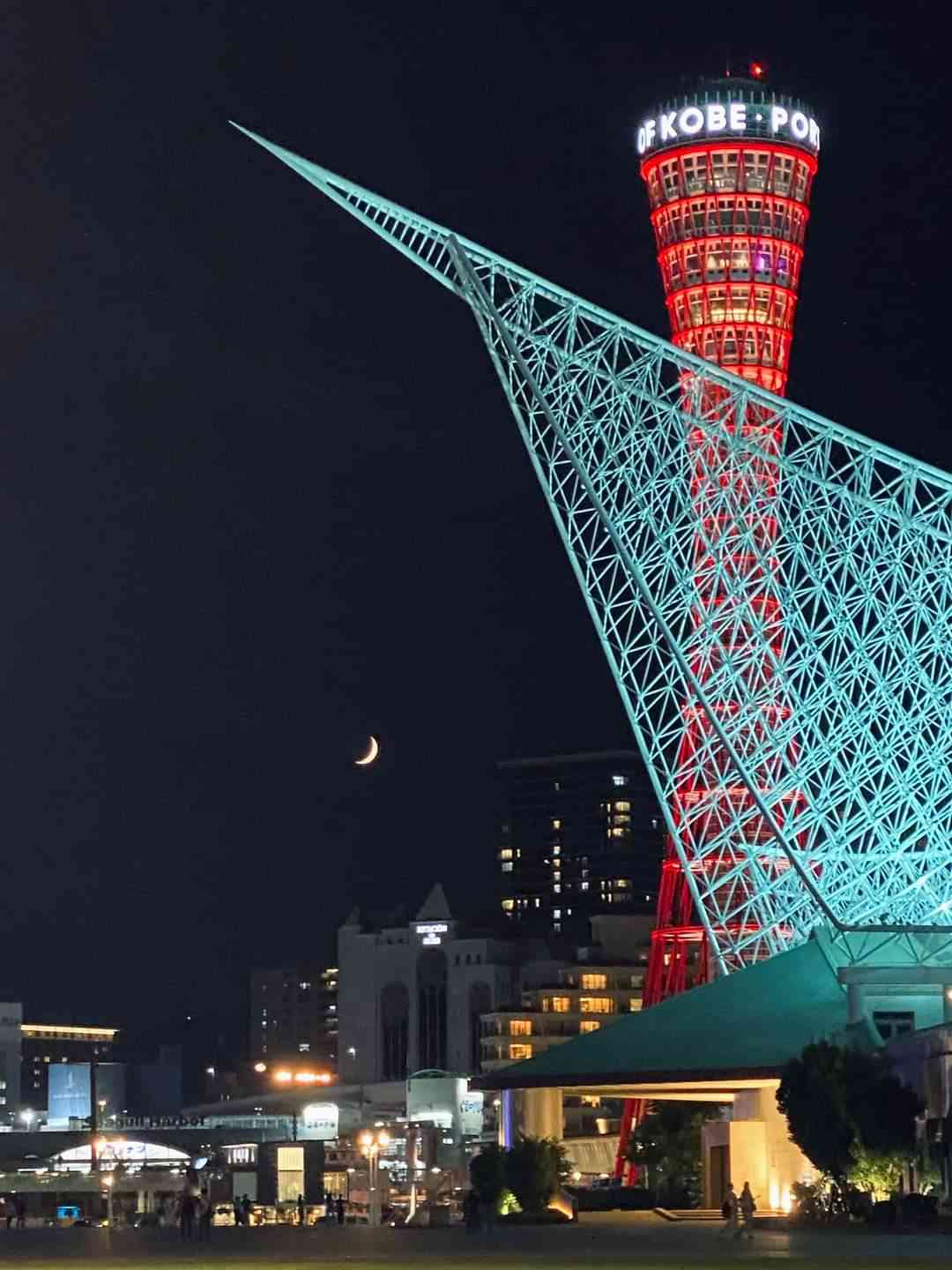 東京タワーと東京スカイツリー、あなたはどっちが好きですか?