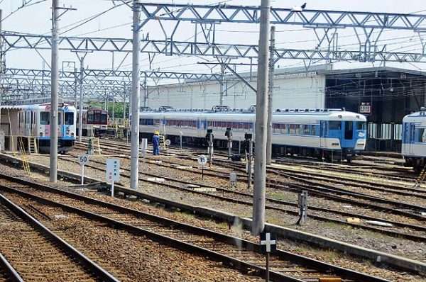 人気YouTuber・スーツ、「リハック」開始1秒での“奇行”に心配の声…「何があったの?」「マジで休んでくれ」