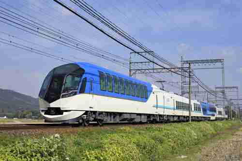 人気YouTuber・スーツ、「リハック」開始1秒での“奇行”に心配の声…「何があったの?」「マジで休んでくれ」