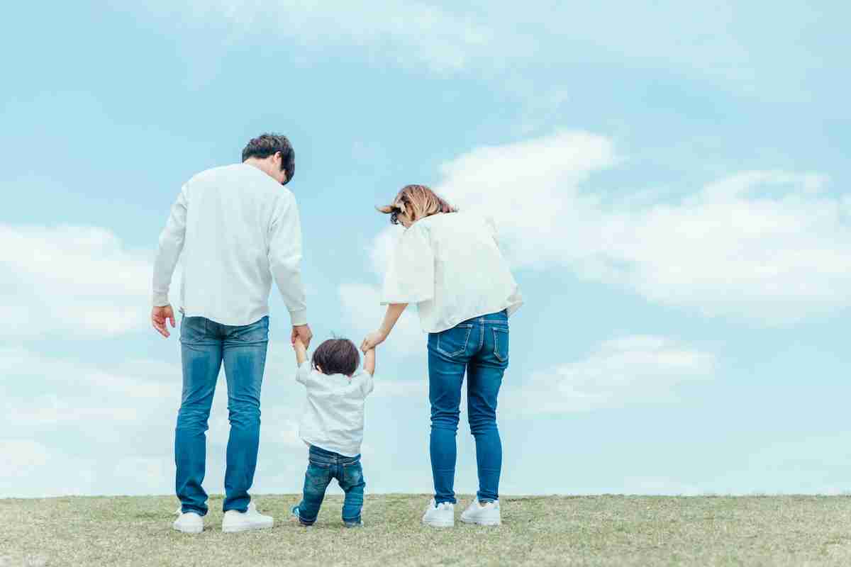 ここ10年で急激に進んだ「子どもを持てるかどうかの経済的階級制」どんどんしぼんでいく所得中間層以下