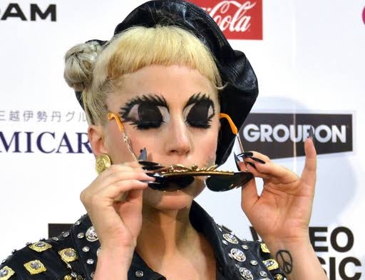 化粧を無効化する瞼