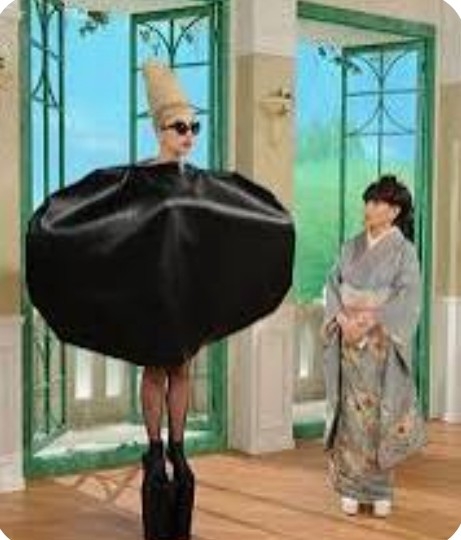  なんだこの衣装…となった芸能人の衣装 part8
