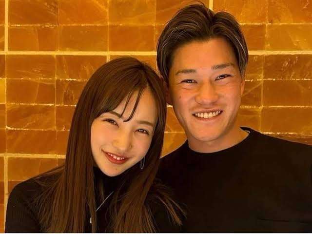 板野友美「離婚しそう」投稿に法的措置を示唆、SNSでは賛否両論…“プライベート全開”の難しさ