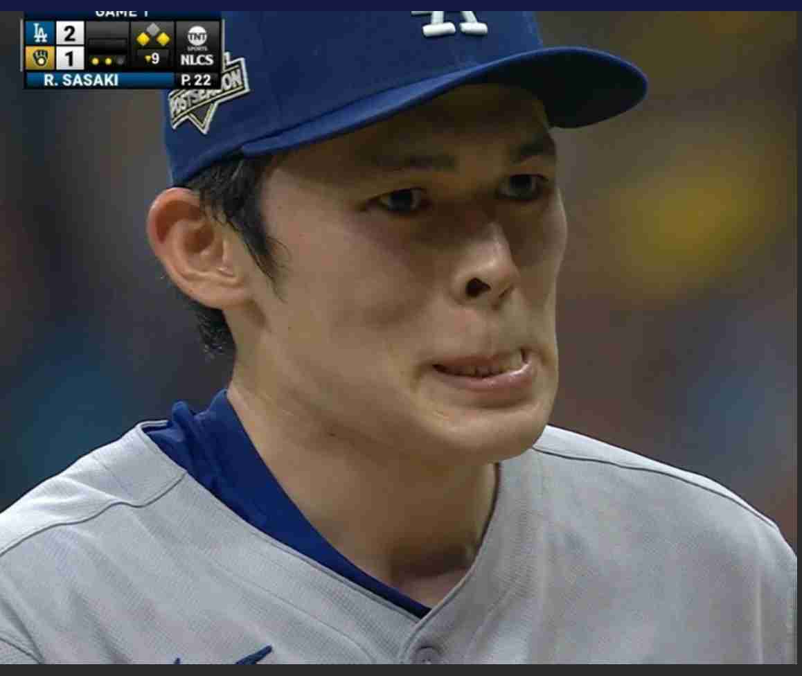 「シーズン優勝のときは気まずかった」ドジャース佐々木朗希が独占告白、3度のシャンパンファイト“異なる味”「ロウキに乾杯！はどう思った？」「3回目の今回は…」