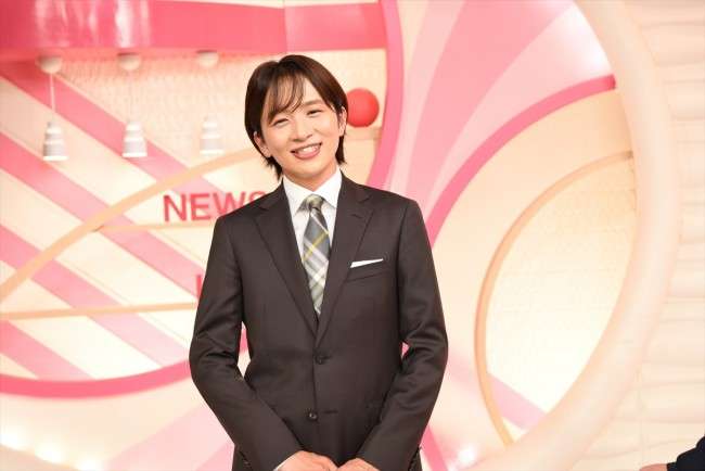 「イケメンすぎる」アナウンサーが見つかり騒然「顔…」「アイドル」超有名大卒→入社の秦令欧奈アナ