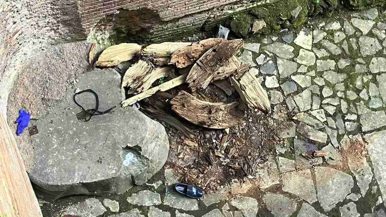 ローマ遺跡で転落、邦人死亡 観光客男性、7メートル下と報道