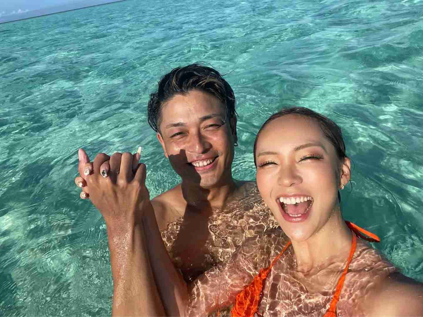 矢口真里との離婚から12年…元夫・中村昌也　ORANGE RANGEのボーカルYAMATOとバックハグ＆キス「何やってんの」ネット唖然