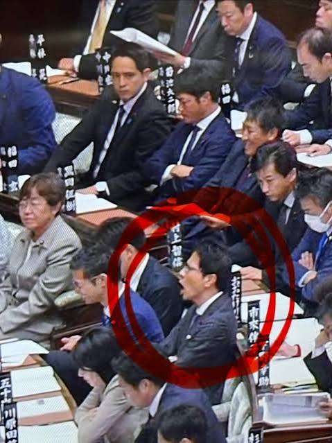 「野次ってないで聞けよ!」首相演説を邪魔した“ヤジ議員”に「行儀悪い」5000件超のコメント殺到
