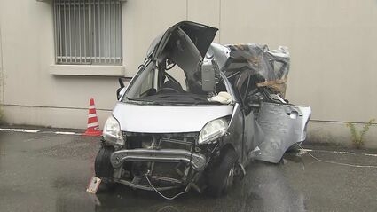 乗用車が電柱に正面衝突 乗車していた子どもが意識不明の重体で病院搬送 東京・青梅市