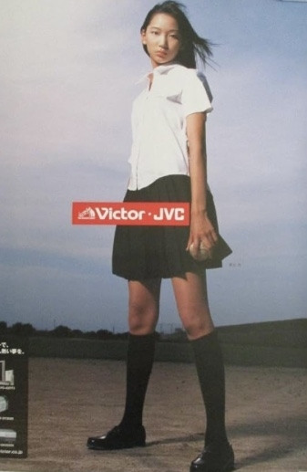 SHIHO&秋山成勲、14歳長女サランちゃんが『VOGUE KOREA』にモデルで登場「完璧にモデルだ」「美しい」 世界中から称賛の声