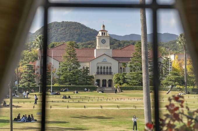 「正気ですか！？」「ただの広場やん」日本一の博物館が“前庭”リニューアルに「歴史的景観を壊すな」「品位が低下する」SNSに怒りと悲しみの声殺到