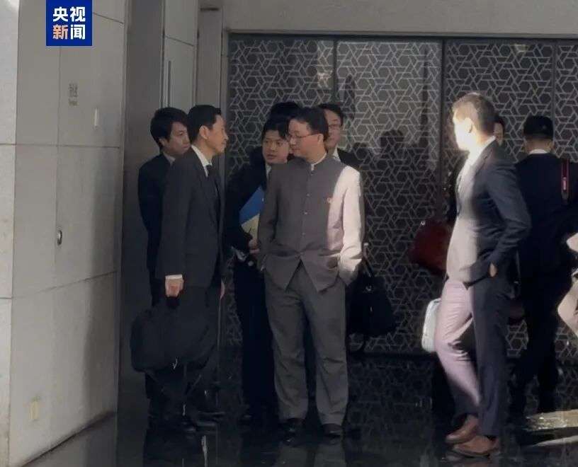 高市首相「マウント取れる服」投稿に「失礼」とツッコミ続出　立民議員「それを公言してどうするのか」