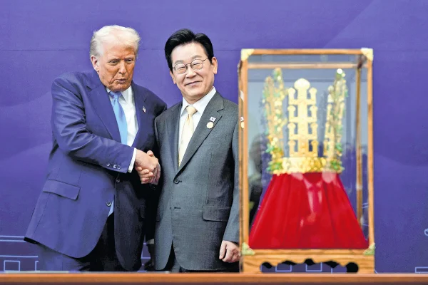 マジ!?本当だったｗ　トランプ大統領、APECから先に帰国した理由→ホワイトハウスのＸにネット爆笑「79歳凄すぎる」「トランプすげえな」　習主席と会談→同じ日に！