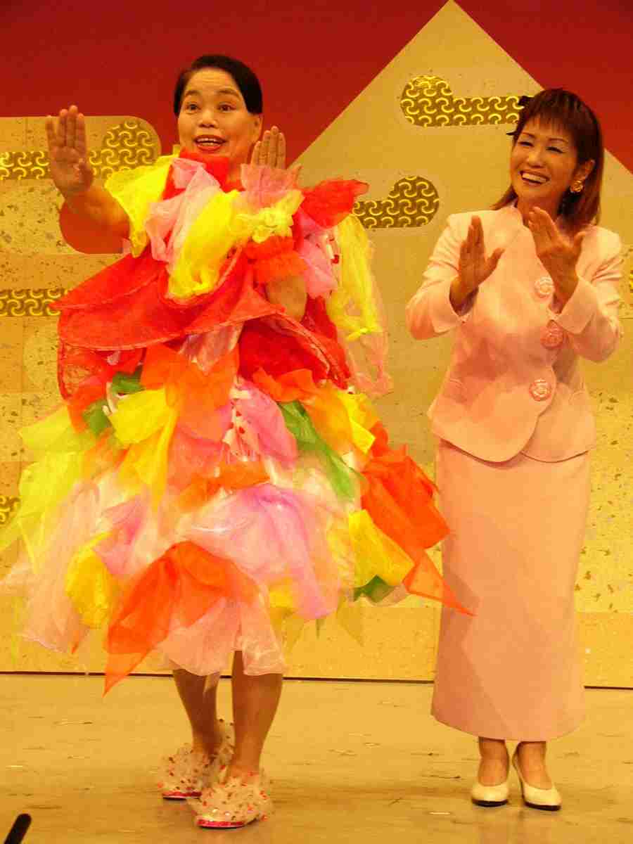 フリフリの服好きな人、着ている人