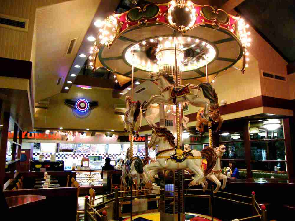 「子どもの頃食べてた」「懐かしくて涙出る」　ミスド公式《1998〜2004年》発売商品の画像を投稿→懐かしすぎて「復活希望」の声が殺到する事態に