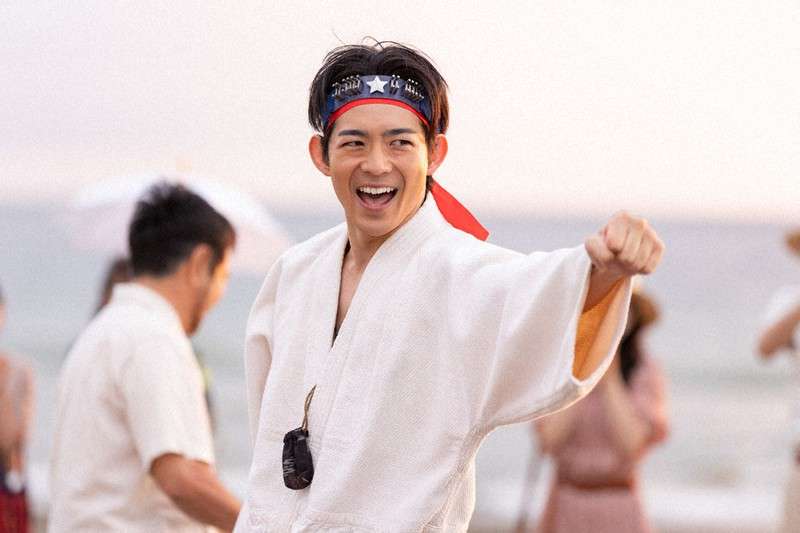 松本人志　復帰で謝罪　目潤ませる　第一声は「松本動きました」「日本の笑いがしんどいと聞きまして」