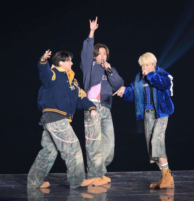 Number_i・平野紫耀プロデュース曲『幸せいっぱい腹一杯』、NHKで披露した“ぱいぱいコール”に評価がわれた振り幅
