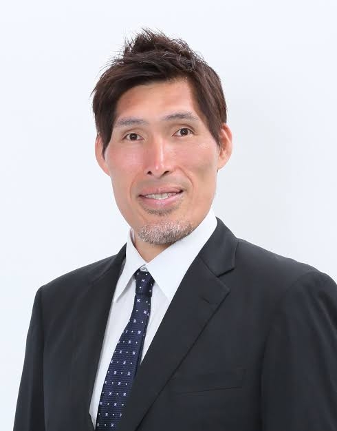 《市営住宅で0歳児らを7時間置き去り》「『お前のせいだろ！』と男の人の怒号が…」“首タトゥー男”北島遥生容疑者と妻・エリカ容疑者が住んでいた“恐怖の部屋”、住民が通報