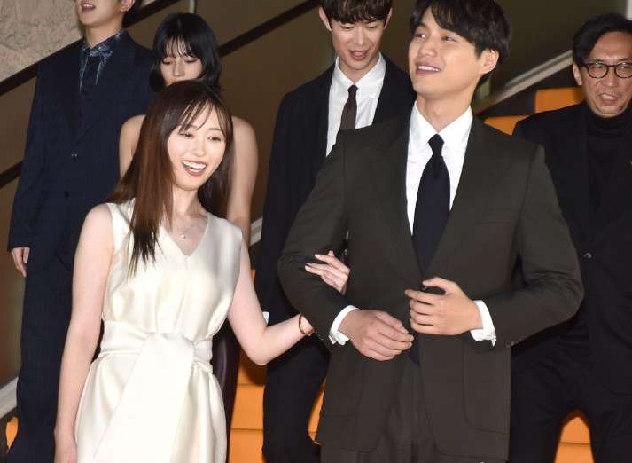 福士蒼汰、映画撮影現場で福原遥の写真を800枚撮影「整理して300枚ぐらいにして送り付けました」
