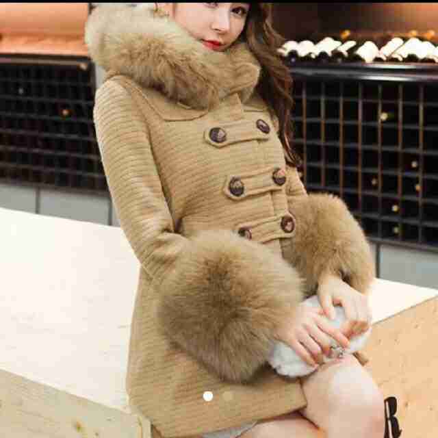 リアルファーのコートや小物持ってる人