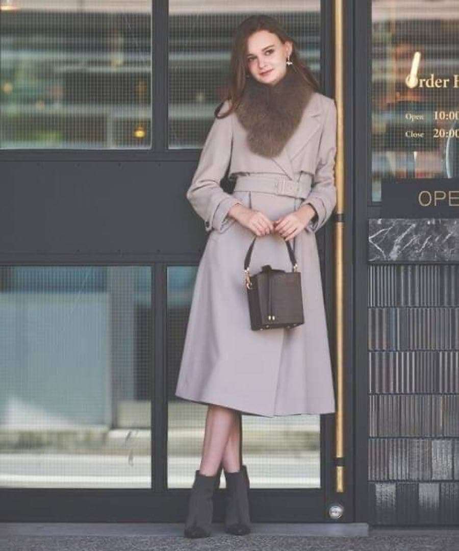 リアルファーのコートや小物持ってる人