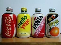 懐かしいパッケージを貼るトピ