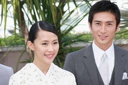 49歳・伊勢谷友介、顔にピアスを付けたワイルドな近影にファン絶賛「いつ見てもかっけぇ」「何歳なってもかっこいい」