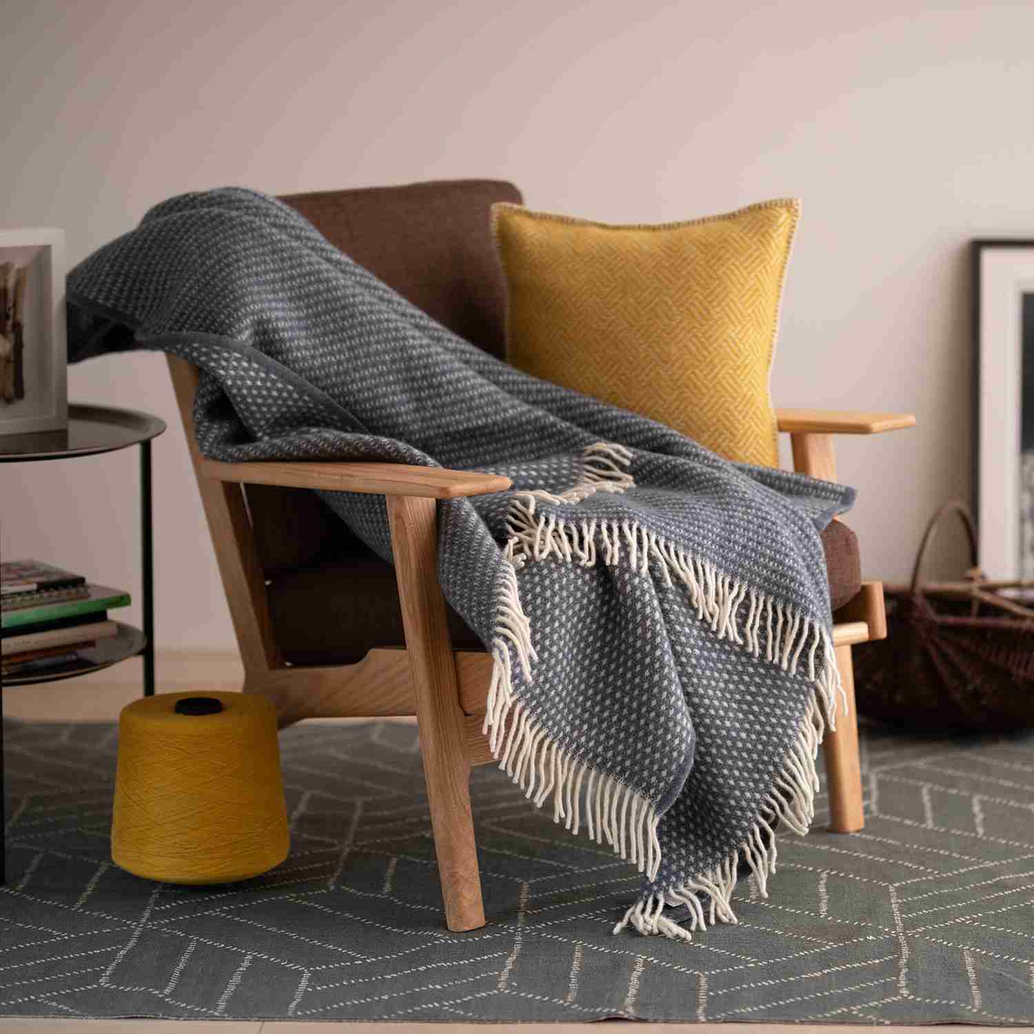 ソファーに合うひざ掛けや毛布