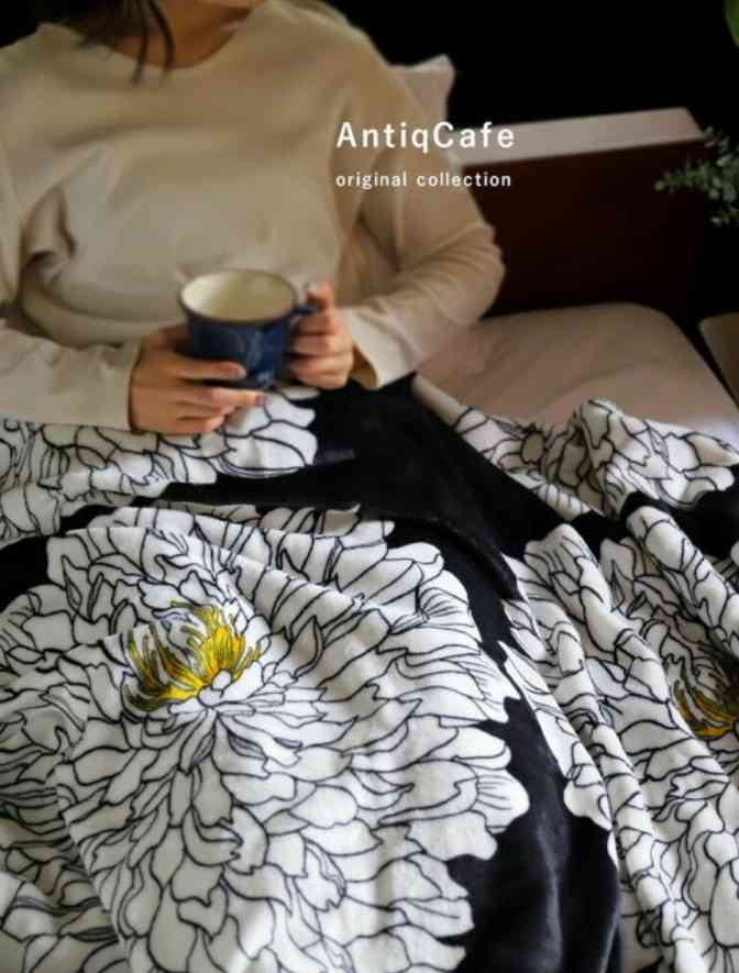 ソファーに合うひざ掛けや毛布