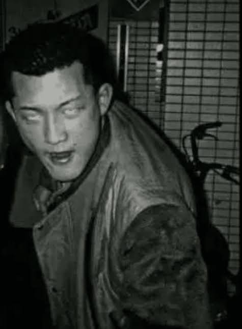 鋭い目の男性が好きな人