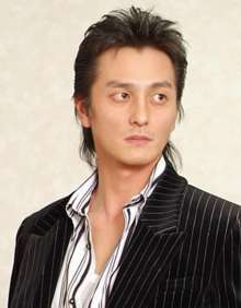 鋭い目の男性が好きな人