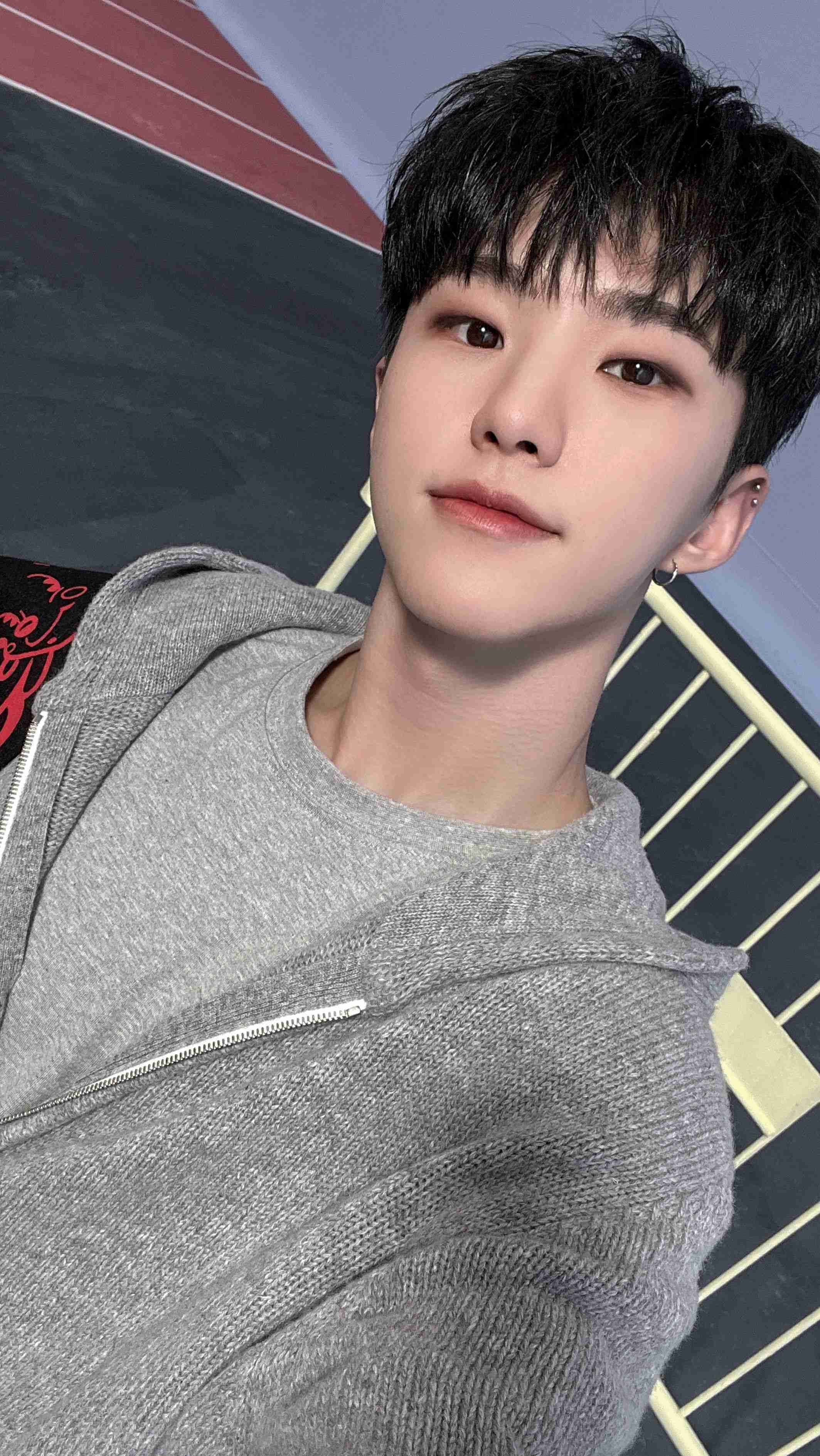 鋭い目の男性が好きな人