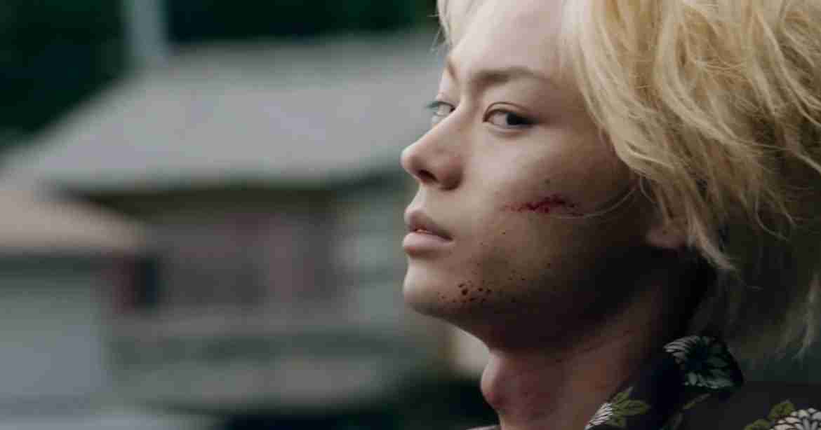 鋭い目の男性が好きな人