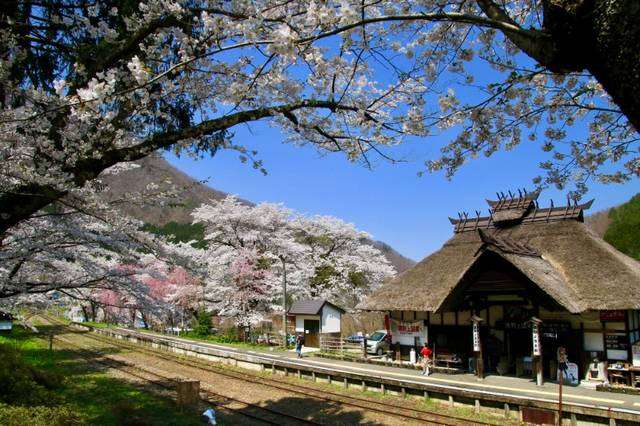 目的なく電車に乗って知らない駅に降りてみる