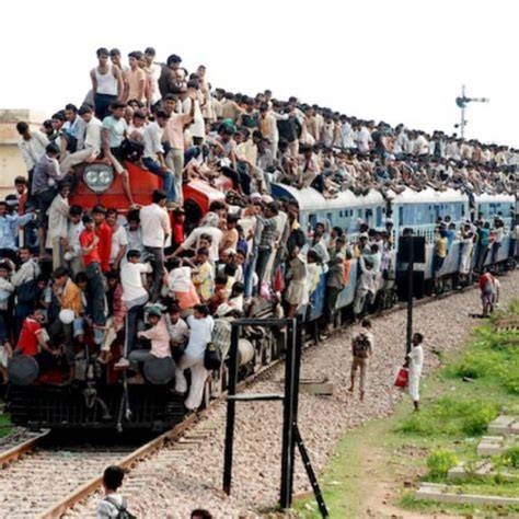 目的なく電車に乗って知らない駅に降りてみる