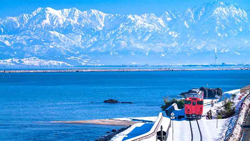 目的なく電車に乗って知らない駅に降りてみる