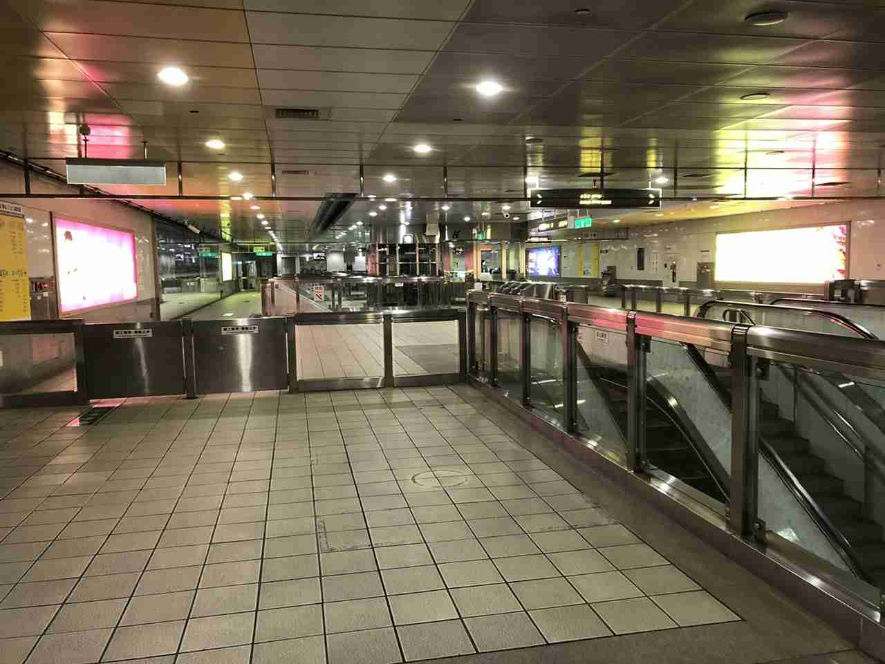 目的なく電車に乗って知らない駅に降りてみる